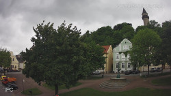 Náměstí, Hrad a Trůba