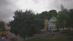 Náměstí, Hrad a Trůba