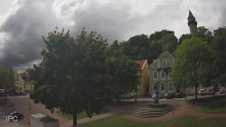 Náměstí, Hrad a Trůba