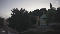 Náměstí, Hrad a Trůba