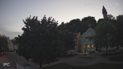 Náměstí, Hrad a Trůba