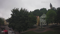 Náměstí, Hrad a Trůba