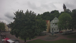 Náměstí, Hrad a Trůba