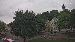 Náměstí, Hrad a Trůba