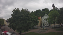Náměstí, Hrad a Trůba