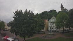 Náměstí, Hrad a Trůba