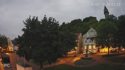 Náměstí, Hrad a Trůba
