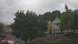 Náměstí, Hrad a Trůba