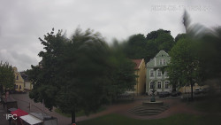 Náměstí, Hrad a Trůba