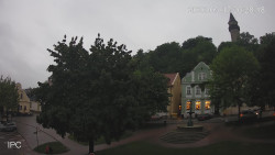 Náměstí, Hrad a Trůba