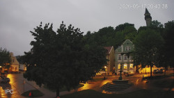 Náměstí, Hrad a Trůba