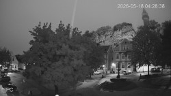 Náměstí, Hrad a Trůba