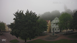 Náměstí, Hrad a Trůba