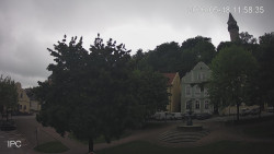 Náměstí, Hrad a Trůba