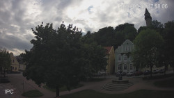 Náměstí, Hrad a Trůba