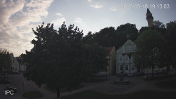 Náměstí, Hrad a Trůba