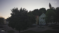 Náměstí, Hrad a Trůba