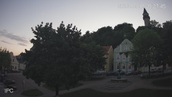 Náměstí, Hrad a Trůba