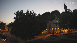 Náměstí, Hrad a Trůba
