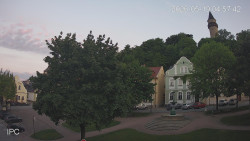 Náměstí, Hrad a Trůba