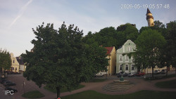 Náměstí, Hrad a Trůba