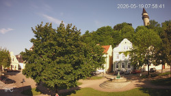 Náměstí, Hrad a Trůba