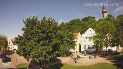Náměstí, Hrad a Trůba