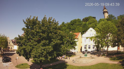 Náměstí, Hrad a Trůba