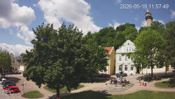 Náměstí, Hrad a Trůba