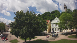 Náměstí, Hrad a Trůba