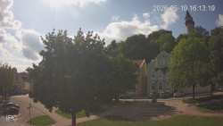 Náměstí, Hrad a Trůba