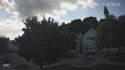 Náměstí, Hrad a Trůba
