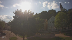 Náměstí, Hrad a Trůba
