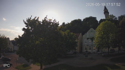 Náměstí, Hrad a Trůba
