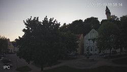 Náměstí, Hrad a Trůba