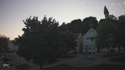 Náměstí, Hrad a Trůba