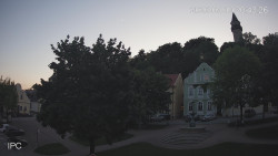 Náměstí, Hrad a Trůba
