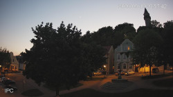 Náměstí, Hrad a Trůba