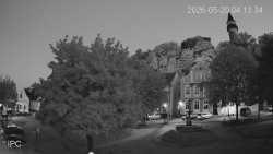Náměstí, Hrad a Trůba