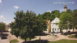 Náměstí, Hrad a Trůba