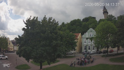 Náměstí, Hrad a Trůba
