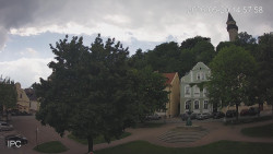 Náměstí, Hrad a Trůba