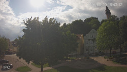 Náměstí, Hrad a Trůba