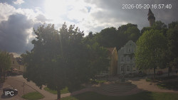 Náměstí, Hrad a Trůba