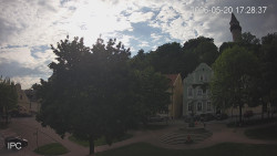 Náměstí, Hrad a Trůba