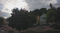Náměstí, Hrad a Trůba
