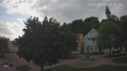Náměstí, Hrad a Trůba
