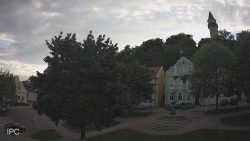 Náměstí, Hrad a Trůba