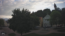 Náměstí, Hrad a Trůba