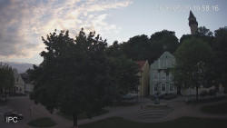 Náměstí, Hrad a Trůba